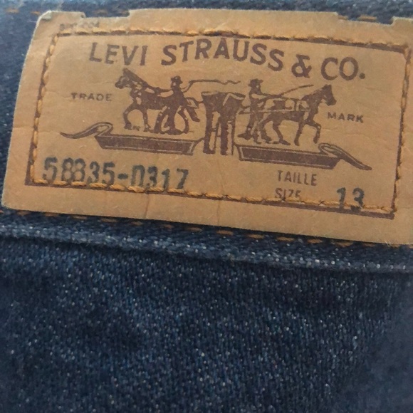 Levi’s Dark Blue Jean Skirt - Picture 2 of 2